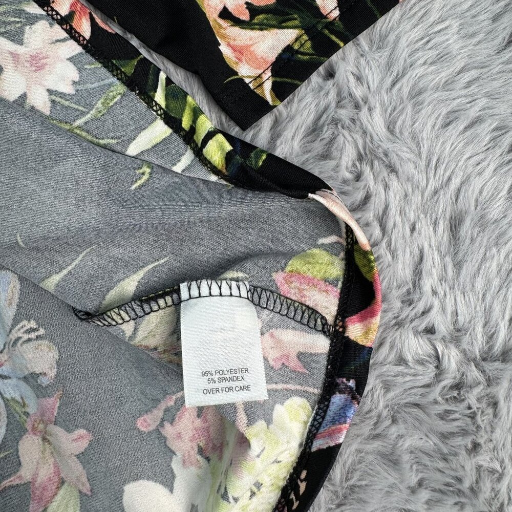 NEW Relativity Womens 3X Black Floral Asymmetric Hem Tunic Top Realx Stretch - Picture 6 of 6